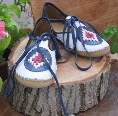 Ön Beyaz Arka Lacivert Deri Sandalet - 2