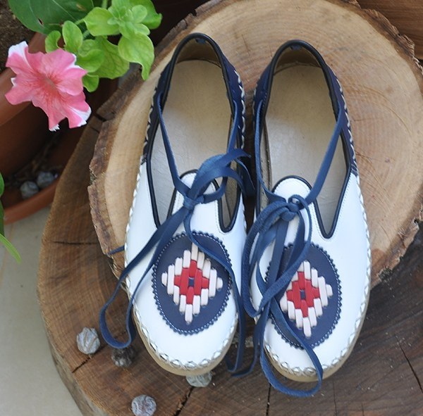 Ön Beyaz Arka Lacivert Deri Sandalet - 3