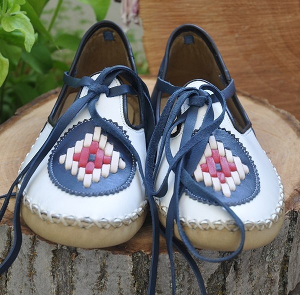 Front White Back Navy Blue Leather Yemeni - 4